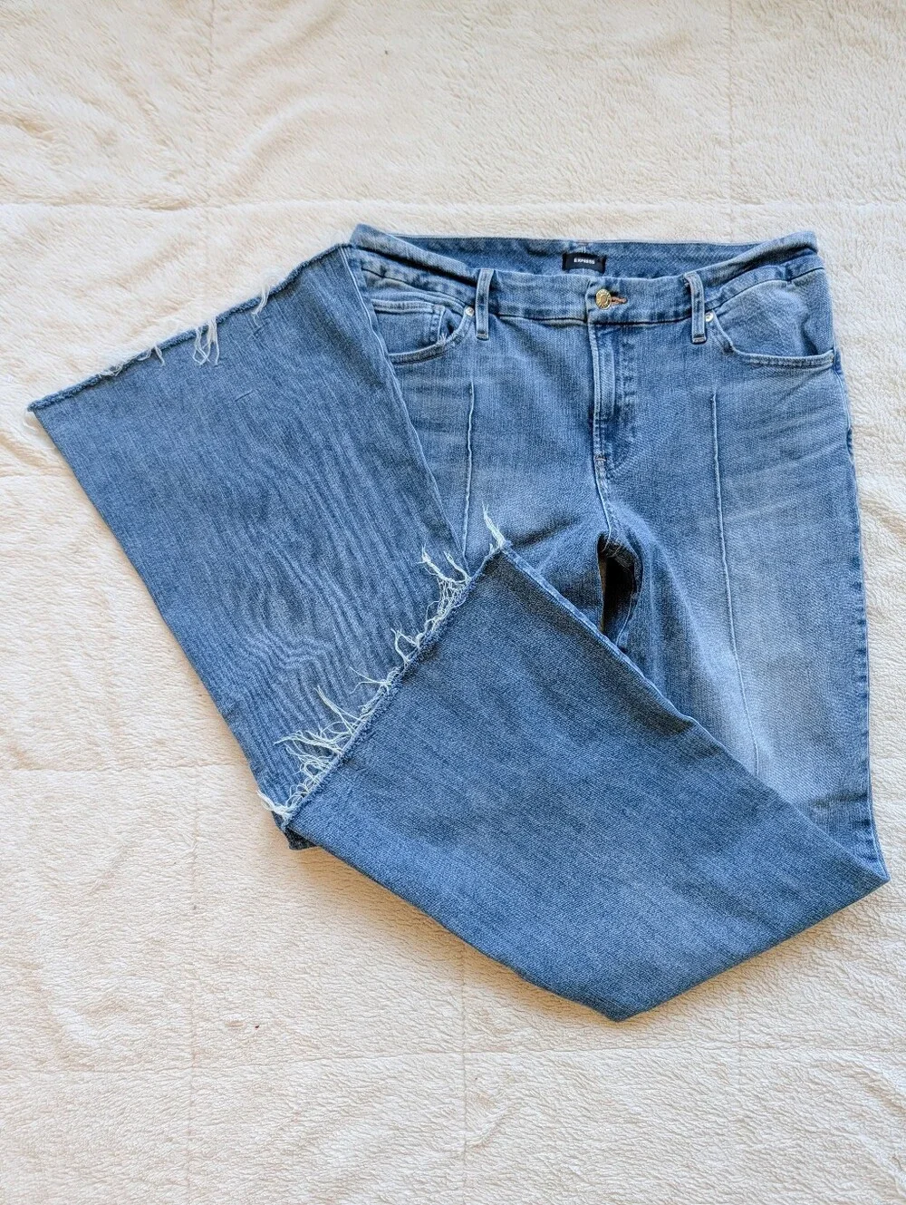Express 70s Mid Rise Flare Leg Jeans - Picture 1 of 5